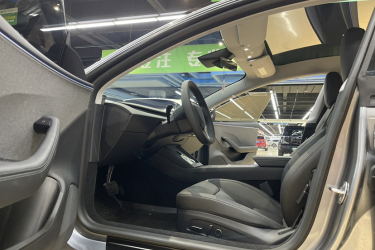 特斯拉 Model 3 2025款 后轮驱动版局部细节19