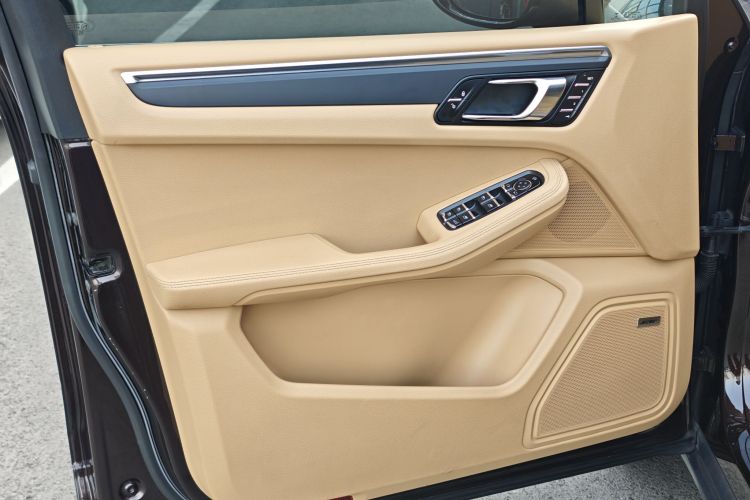 保时捷 2014款 Macan 2.0T中控内饰7001