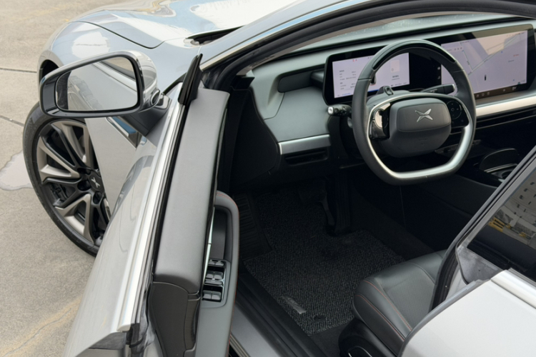 小鹏P7 2022款 670N+车身外观6006