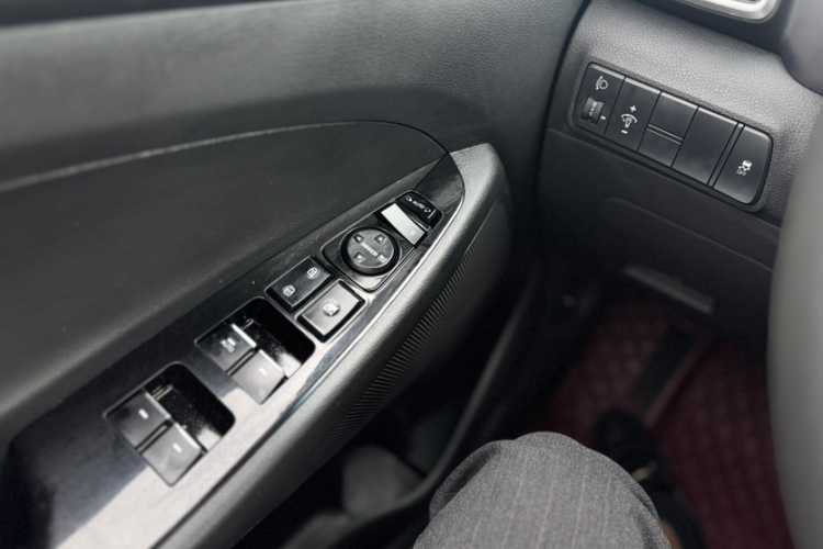 现代 途胜 2019款 280TGDi 双离合两驱时尚版 国VI中控内饰7008