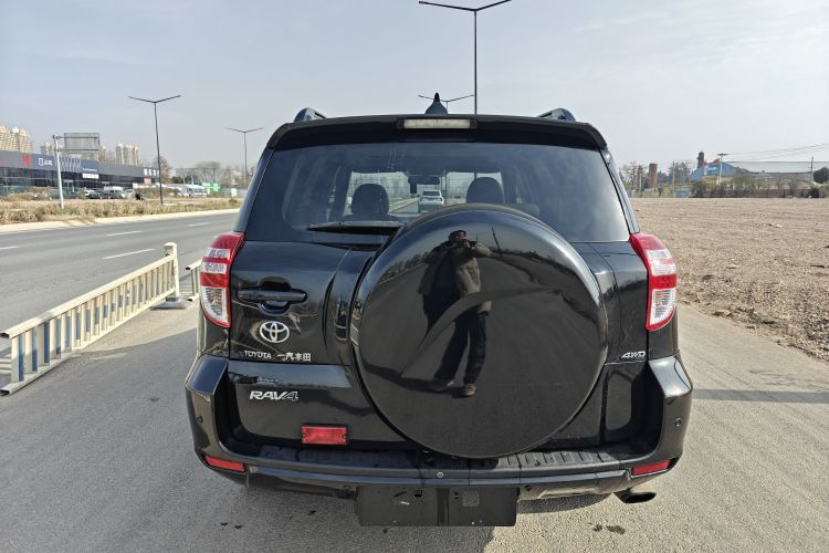 丰田 RAV4荣放 2011款 2.4L 自动四驱至臻版车身外观6004