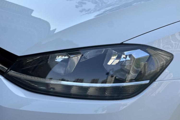 大众 高尔夫 2018款  230TSI 自动豪华型车身外观6004