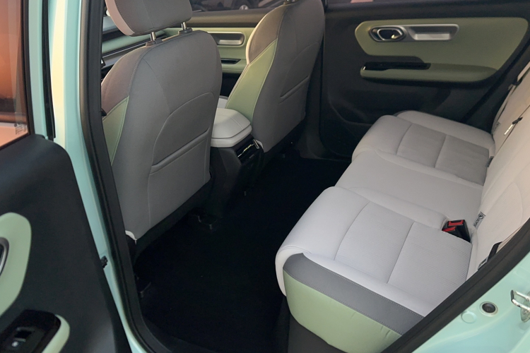 埃安 AION Y 2023款 Plus 510 乐享版中控内饰7003