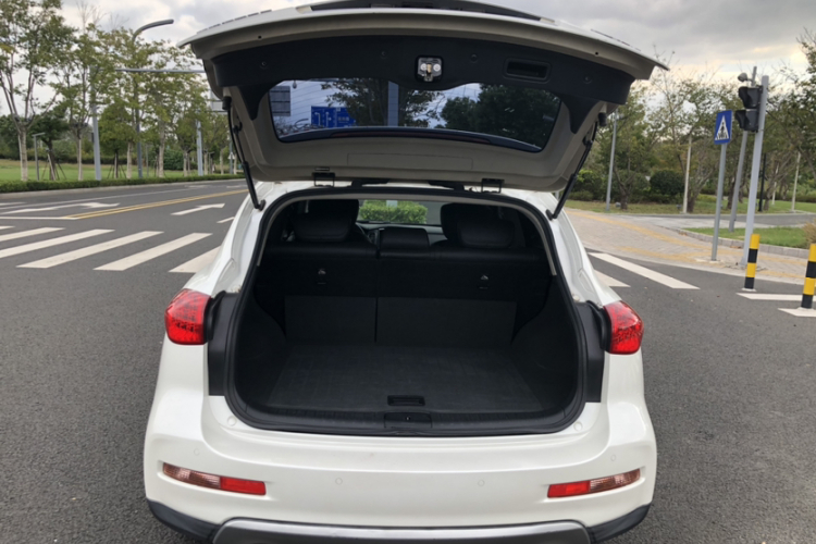 英菲尼迪QX50 2015款 2.5L 舒适版局部细节23