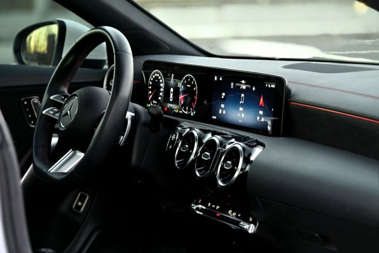 奔驰CLA 2024款 CLA 200中控内饰7002