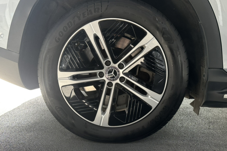 奔驰EQE SUV 2023款 350 4MATIC 先锋版车身外观6004