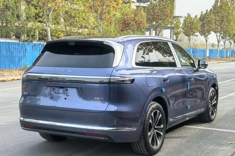 鸿蒙智行 问界M7 2026款 增程 Max四驱版 5座车身外观6006