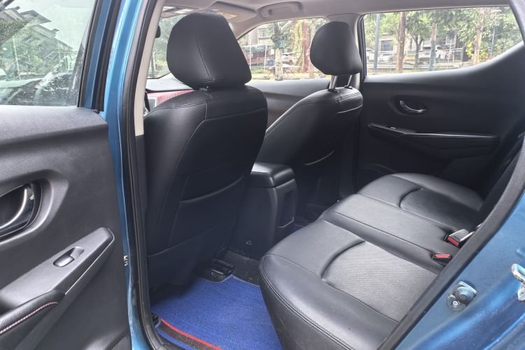 日产 蓝鸟 2019款 1.6L CVT炫酷版 国VI中控内饰7002