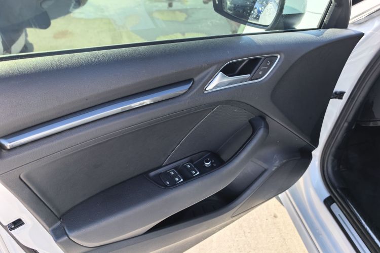 奥迪A3 2018款 30周年年型 Sportback 35 TFSI 时尚型中控内饰7003