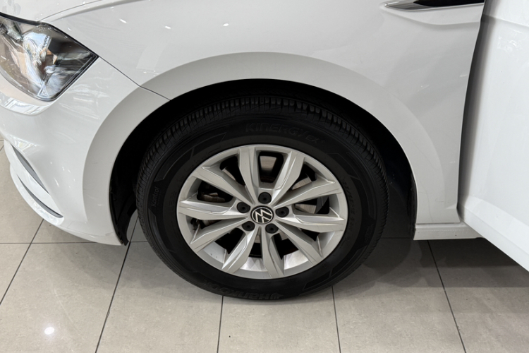 大众 Polo 2023款  Plus 1.5L 自动炫彩科技版车身外观6008