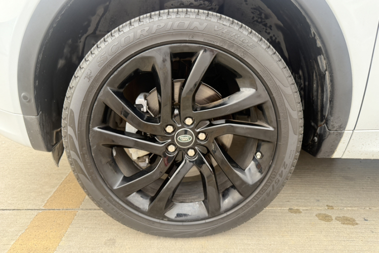 路虎 发现神行 2019款 240PS SE Dynamic版 国VI车身外观6009