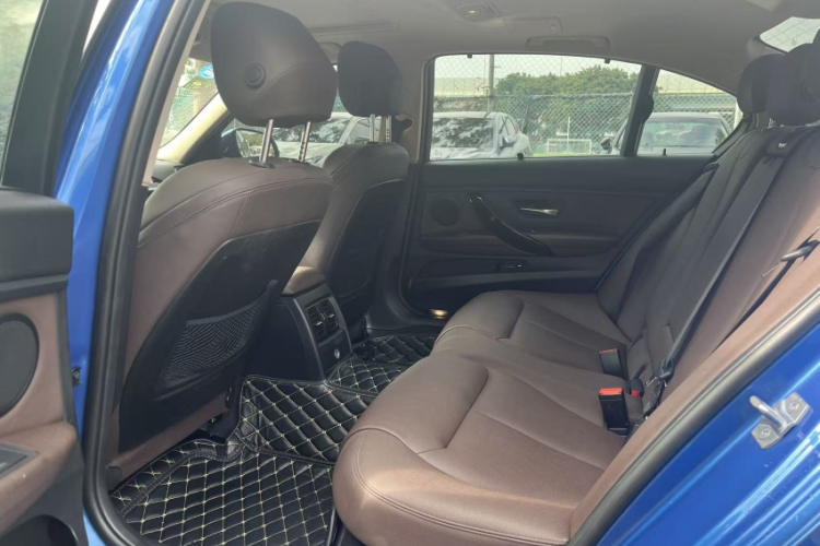 宝马3系 2019款 320Li M运动套装中控内饰7006