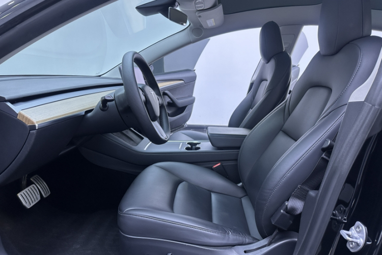 特斯拉 Model 3 2021款 Performance高性能全轮驱动版局部细节19