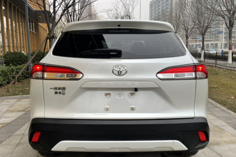 丰田 卡罗拉锐放 2022款 2.0L 先锋版车身外观6005