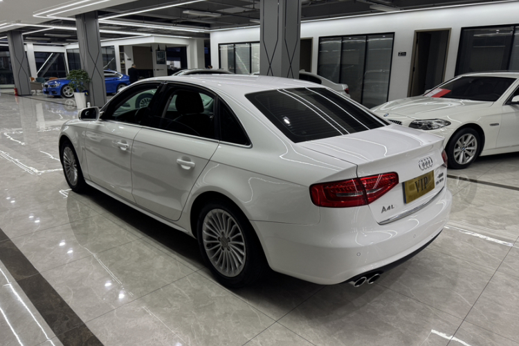 奥迪A4L 2015款 35 TFSI 自动舒适型车身外观6001