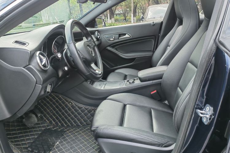 奔驰CLA 2019款 CLA 200 时尚型中控内饰7003