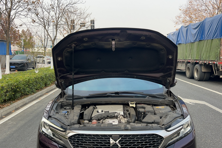 DS 6 2016款 1.6T 雅致版THP160局部细节24