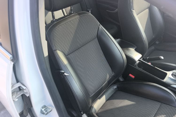 别克 君威 2015款 1.6T 领先技术型中控内饰7002