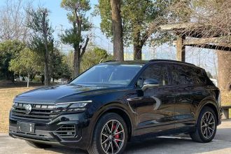 大众 途锐 2022款 3.0TSI 锐享版 曜黑运动套装