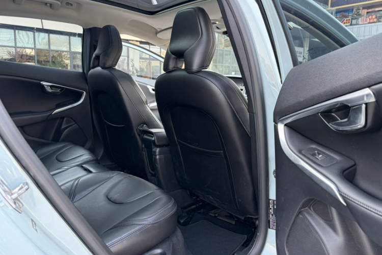 沃尔沃V40 2018款 T3 智雅版中控内饰7004