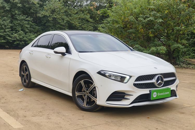 奔驰A级 2022款 改款三 A 200 L 运动轿车时尚型车身外观6002