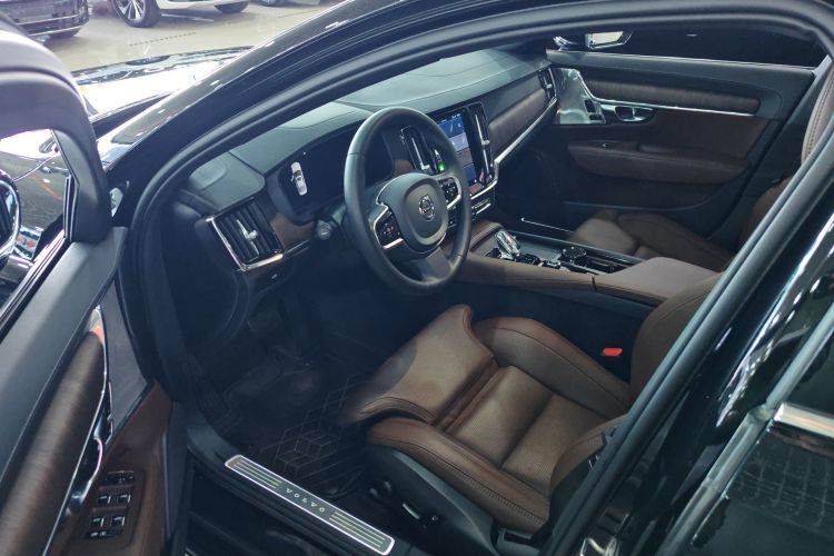 沃尔沃S90 2024款 B5 智雅豪华版中控内饰7004