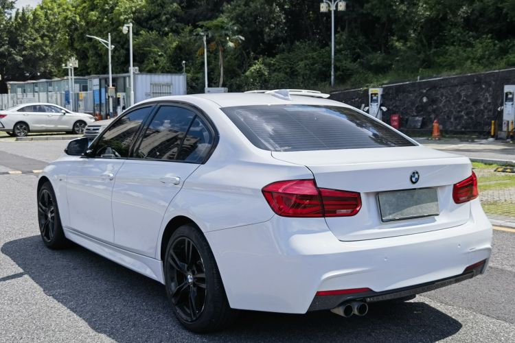 宝马3系 2017款 320i M运动型车身外观6008