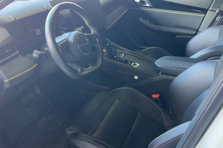 领克03 2023款 1.5TD DCT劲Pro中控内饰7001