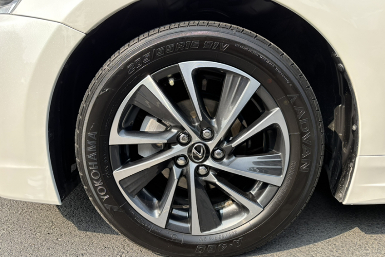 雷克萨斯CT 2020款 CT200h 精英版 单色车身外观6010