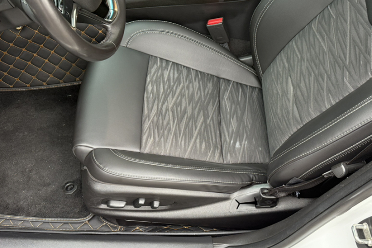 凯迪拉克ATS-L 2017款 28T 技术型中控内饰7004