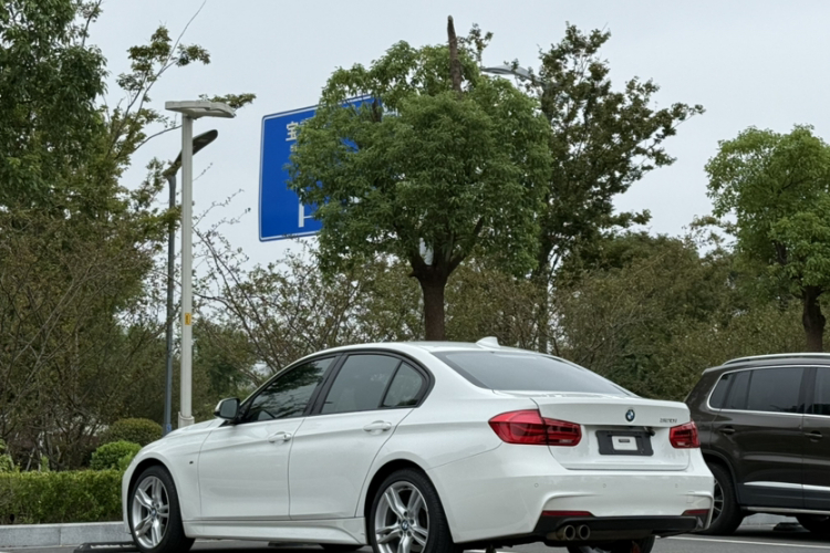 宝马3系 2018款 320i M运动套装车身外观6006