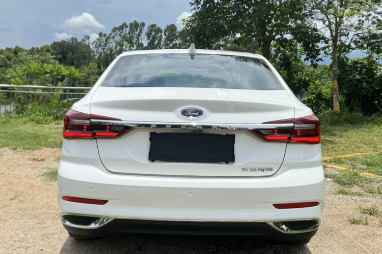 福特 福睿斯 2021款 1.5L 自动钻石版车身外观6006