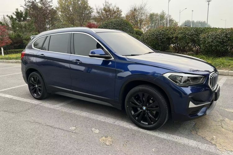 宝马X1 2020款 sDrive20Li 时尚型车身外观6006