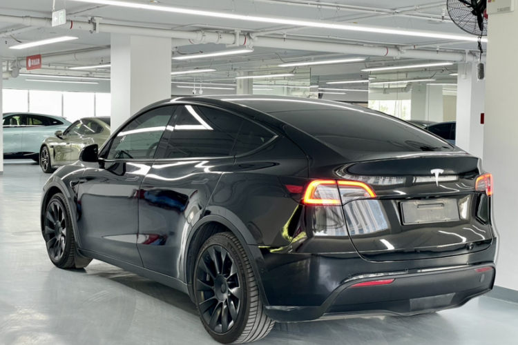 特斯拉 Model Y 2021款 长续航全轮驱动版 3D7车身外观6004