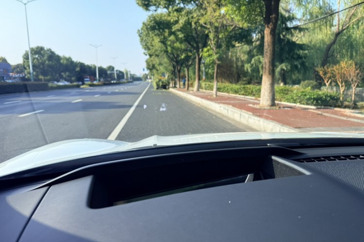 极氪001 2025款 WE版 100kWh 后驱中控内饰7009