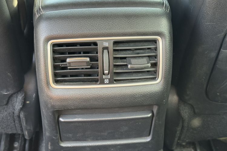 英菲尼迪Q50L 2015款 2.0T 舒适版局部细节9006