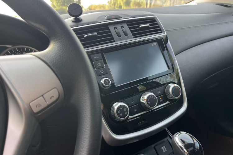 日产 骐达TIIDA 2016款 1.6L CVT智行版中控内饰7010