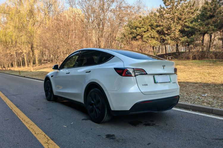 特斯拉 Model Y 2024款 后轮驱动版车身外观6003