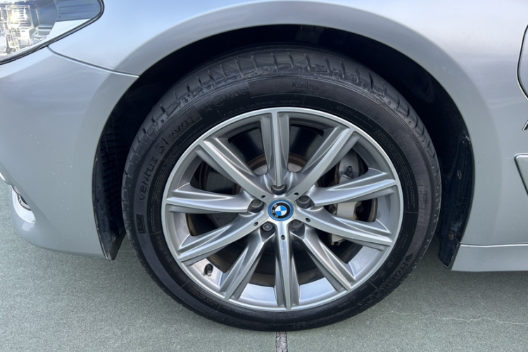 宝马5系新能源 2019款 530Le 豪华套装车身外观6012