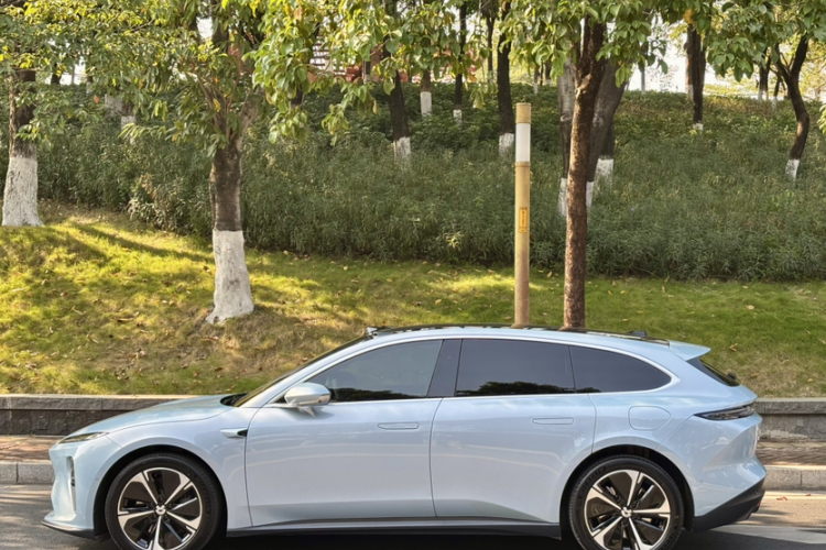 蔚来ET5T 2023款 75kWh Touring车身外观6011