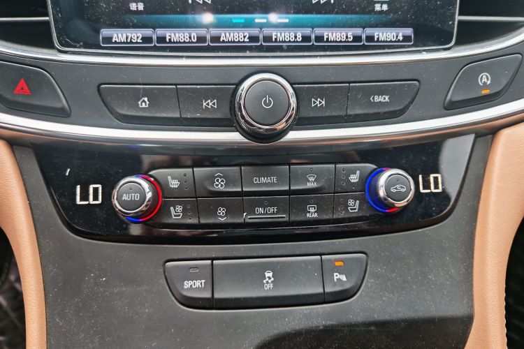 别克 君越 2016款 20T 精英型中控内饰7005