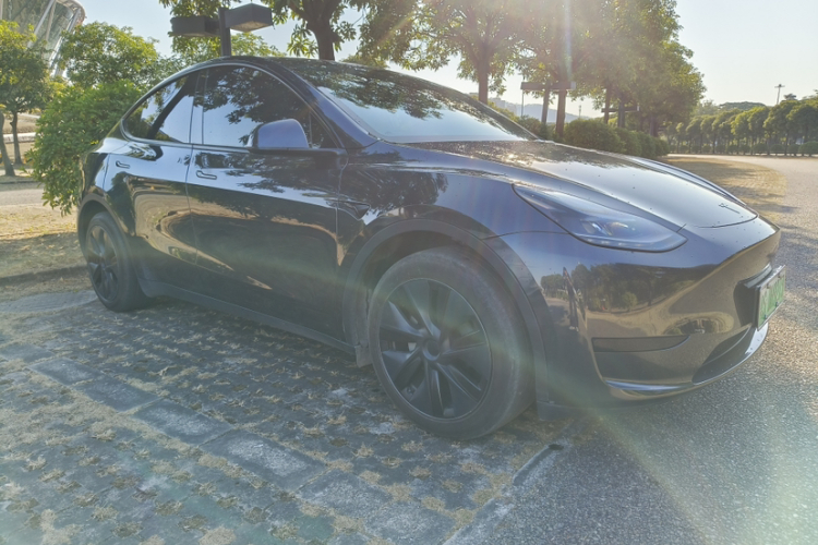 特斯拉 Model Y 2024款 后轮驱动版车身外观6002