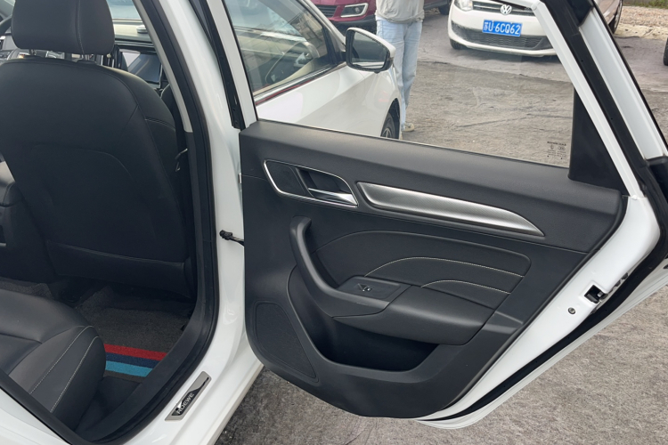 荣威i6 2018款 20T 自动旗舰版中控内饰7006