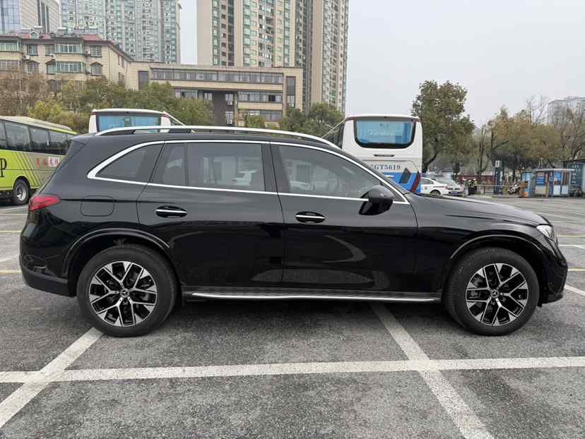 奔驰GLC 2024款  改款 GLC 260 L 4MATIC 豪华型 5座(3)