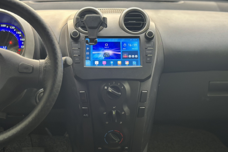 比亚迪F0 2015款 1.0L AMT 铉酷型中控内饰7012