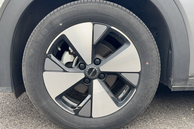 比亚迪 海豚 2023款 420km 自由版车身外观6008