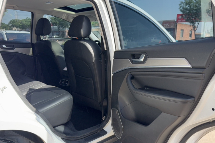 哈弗H6 2021款 运动版 1.5T 自动精英智联型 六边形格栅中控内饰7003