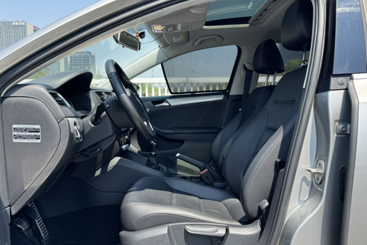 大众 速腾 2014款 改款 1.4TSI 手动豪华型中控内饰7003