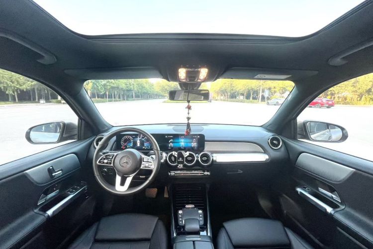 奔驰GLB 2021款 GLB 180 时尚型中控内饰7001