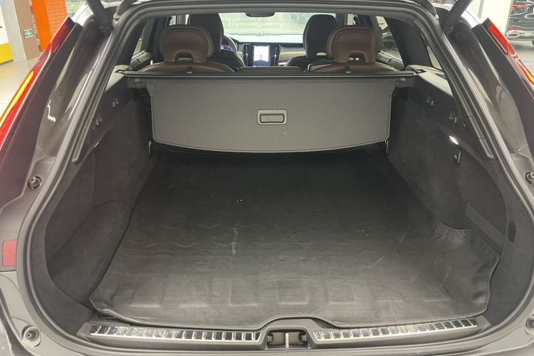 沃尔沃V90 2024款 Cross Country B5 AWD 智尊版中控内饰7004